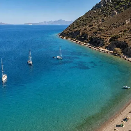 Апартаменты Easy Too - Steps From Kefalos Village Square